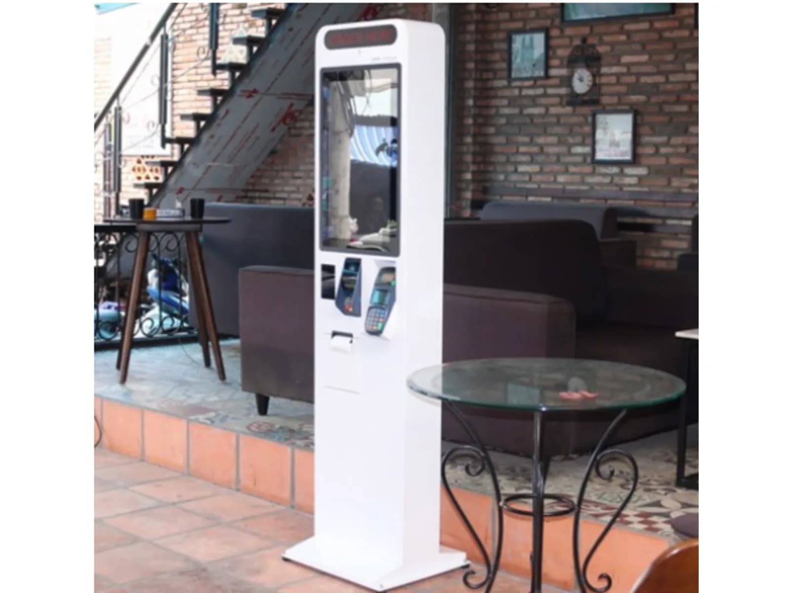 KIOSK Self service COMQ Q-KIOSK 32PMT (Series) - Góc 2: Mặt bên