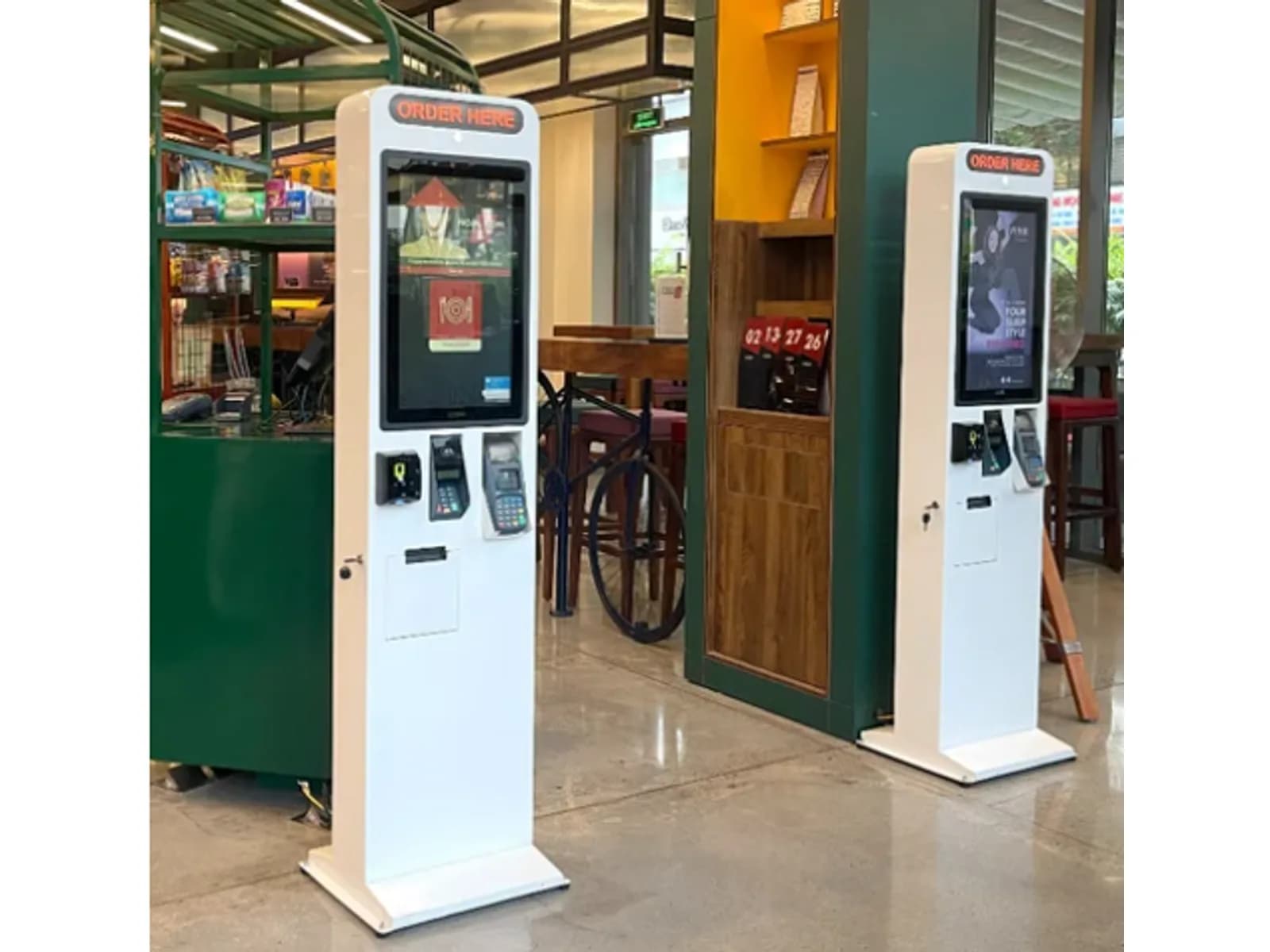 KIOSK Self service COMQ Q-KIOSK 27PMT (Series) - Góc 3: Mặt sau