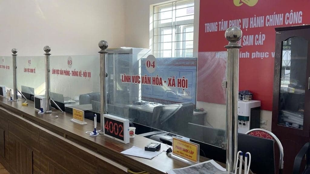 TTHCC Xã Pu Sam Cáp Hiện Đại Hóa Dịch Vụ Với Hệ Thống Xếp Hàng Tự Động Từ ComQ - hình ảnh 1