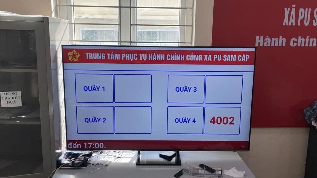 TTHCC Xã Pu Sam Cáp Hiện Đại Hóa Dịch Vụ Với Hệ Thống Xếp Hàng Tự Động Từ ComQ - hình ảnh 3