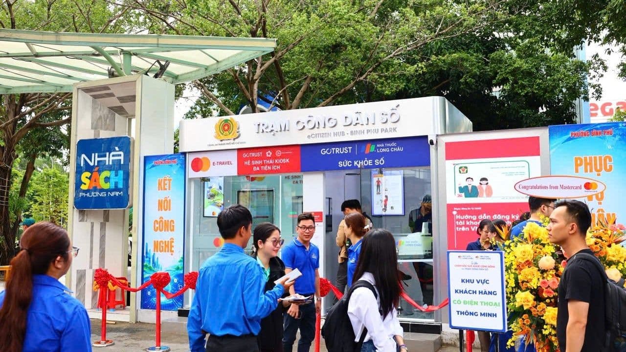 Lễ ra mắt Trạm công dân số tại phường Bình Phú